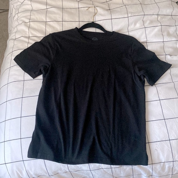 Black slightly oversized cotton crew neck t shirt. Only wore it once - Picture 1 of 3